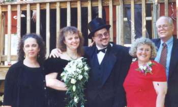 WheresTheCamera.jpg (12214 bytes)