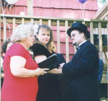 CereMomReads.jpg (13678 bytes)